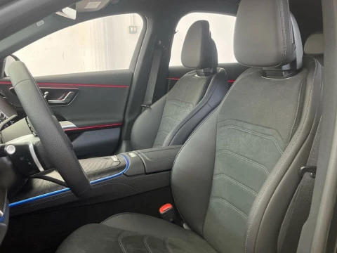 Mercedes-Benz Clase E 300 de berlina con tecnología híbrida EQ