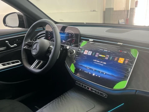 Mercedes-Benz Clase E 300 de berlina con tecnología híbrida EQ