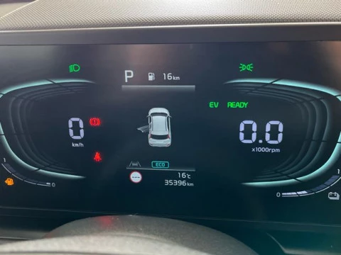 Kia Niro 1.6 GDi HEV 104kW (141CV) Drive