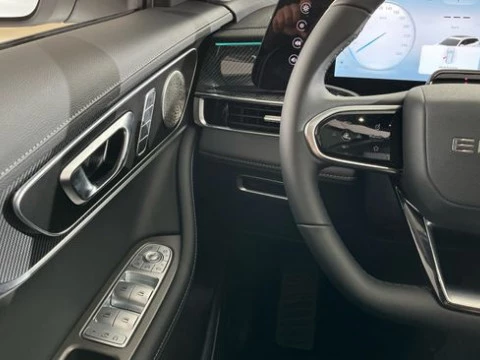 EBRO S700 1.5 TGDI PHEV Luxury E-CVT