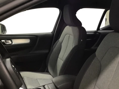Volvo XC40 2.0 B3 G Core Auto