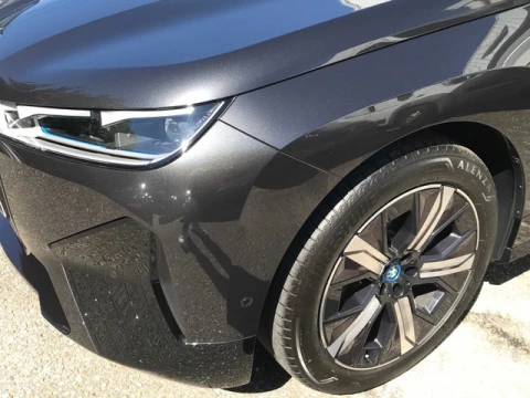 BMW iX xDrive40 240 kW (326 CV)