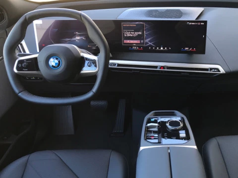 BMW iX xDrive40 240 kW (326 CV)