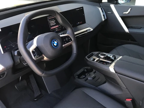 BMW iX xDrive40 240 kW (326 CV)