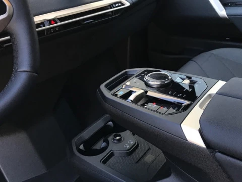 BMW iX xDrive40 240 kW (326 CV)