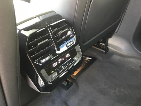 BMW iX xDrive40 240 kW (326 CV)