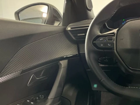 Peugeot 2008 Allure Pack Puretech 100 S&S 6 Vel. MAN