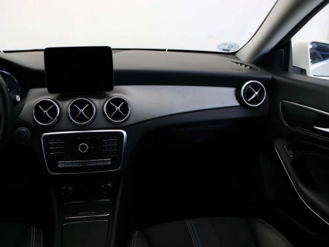 Mercedes-Benz CLA-CLASS CLA 200 D DCT SHOOTING BRAKE 5P