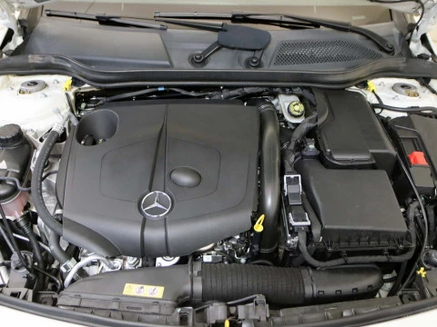 Mercedes-Benz CLA-CLASS CLA 200 D DCT SHOOTING BRAKE 5P