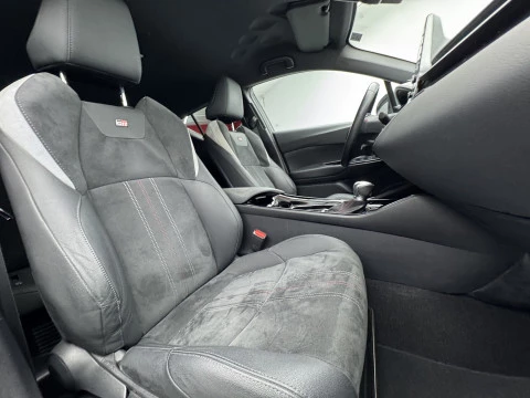 Toyota C-HR 2.0 180H GR Sport Black Edition