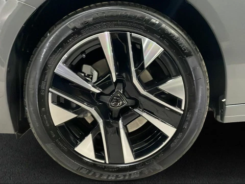 Peugeot 208 Allure HYBRID 110 eDCS6
