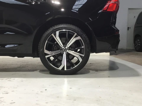 Volvo XC60 XC60 Recharge Ultimate, T6 plug-in hybrid eAWD, El?ctrico/Gasolina, Dark