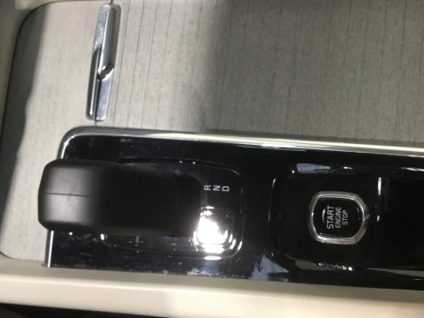 Volvo XC60 XC60 Recharge Ultimate, T6 plug-in hybrid eAWD, El?ctrico/Gasolina, Dark