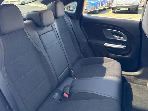 Mercedes-Benz CLA  250+ con tecnologia EQ
