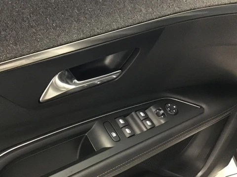 Peugeot 3008 1.6BLUEHDI 88KW (120CV) ALLURE S&S