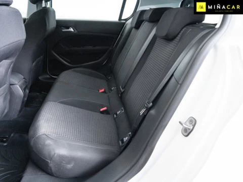 Peugeot 308 5P Allure BlueHDi 100 SS 6 Vel. MAN
