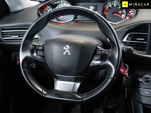 Peugeot 308 5P Allure BlueHDi 100 SS 6 Vel. MAN