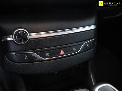 Peugeot 308 5P Allure BlueHDi 100 SS 6 Vel. MAN