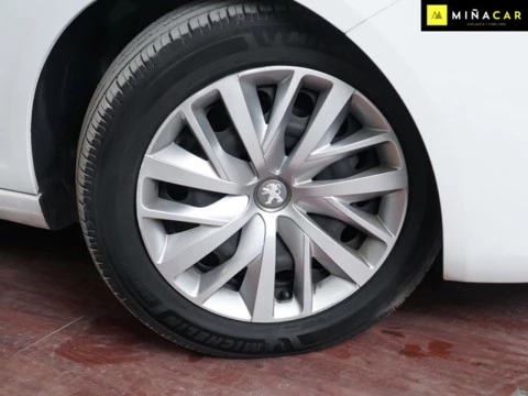 Peugeot 308 5P Allure BlueHDi 100 SS 6 Vel. MAN