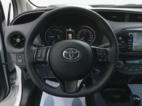 Toyota Yaris 1.5 100H Active Tech