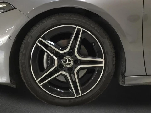 Mercedes-Benz Clase A 200 d Sedán