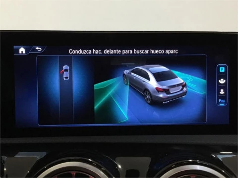 Mercedes-Benz Clase A 200 d Sedán