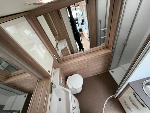 BURSTNER T666 DELFIN T680