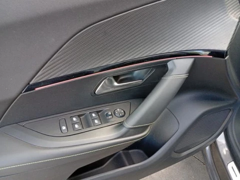 Peugeot 2008 GT Line Puretech 130 S&S BVM6