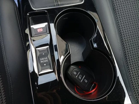 Peugeot 2008 GT Line Puretech 130 S&S BVM6