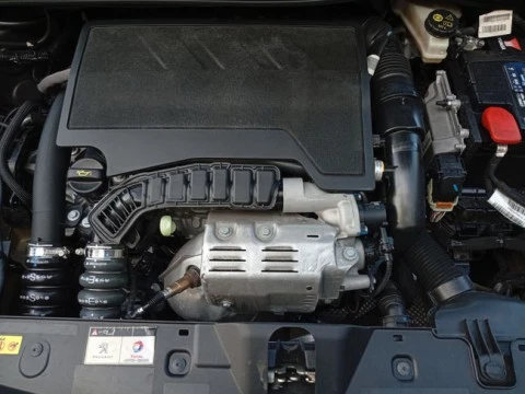 Peugeot 2008 GT Line Puretech 130 S&S BVM6