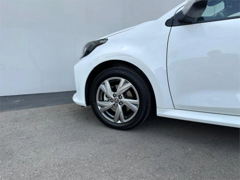 Toyota Yaris ACTIVE PLUS