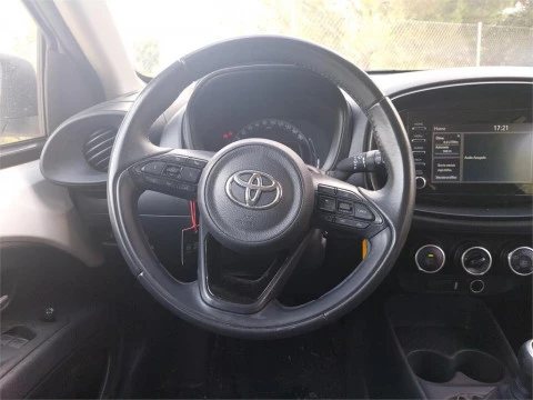 Toyota Aygo X Cross 5 Puertas Play 70 Manual 5v