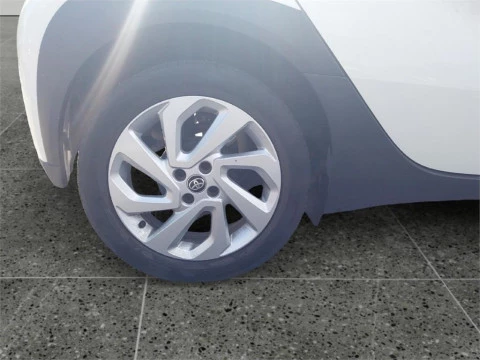 Toyota Aygo X Cross 5 Puertas Play 70 Manual 5v