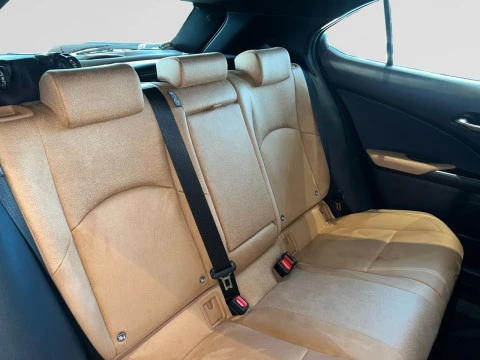 Lexus UX 2.0 300h UX Plus