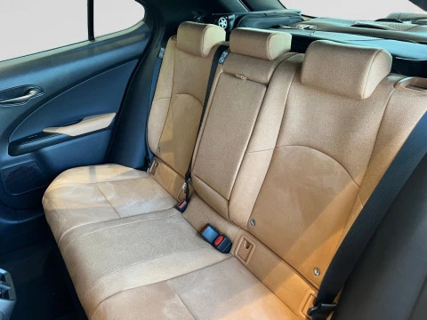 Lexus UX 2.0 300h UX Plus