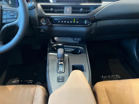 Lexus UX 2.0 300h UX Plus