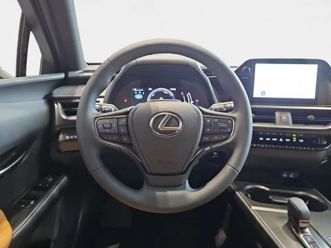 Lexus UX 2.0 300h UX Plus