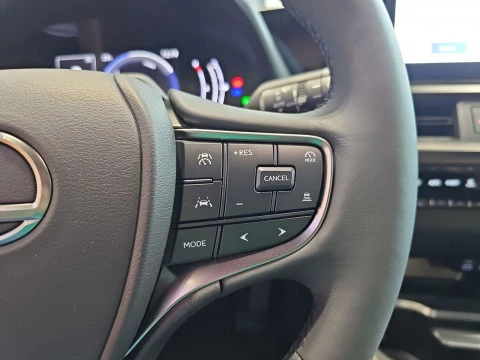 Lexus UX 2.0 300h UX Plus