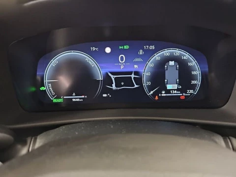 Toyota C-HR Advance Hybrid 140