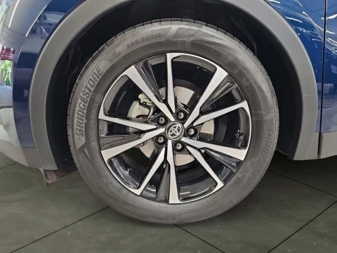 Toyota C-HR Advance Hybrid 140