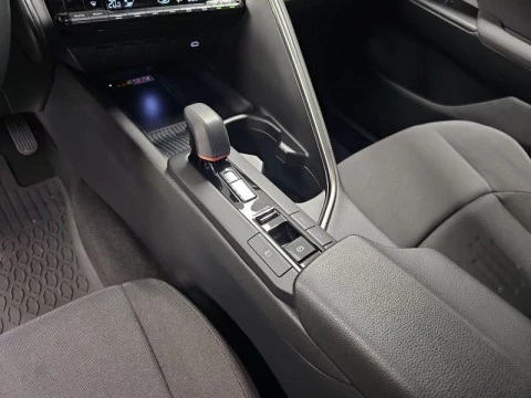 Toyota C-HR Advance Hybrid 140