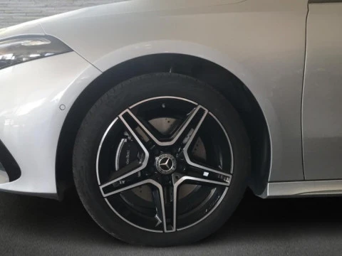 Mercedes-Benz Clase A  250 e Compacto con tecnología híbrida EQ