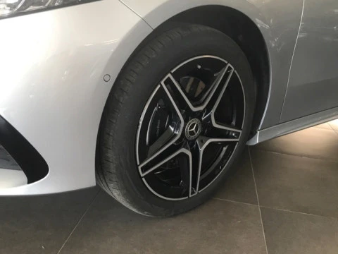 Mercedes-Benz Clase A  250 e Compacto con tecnología híbrida EQ