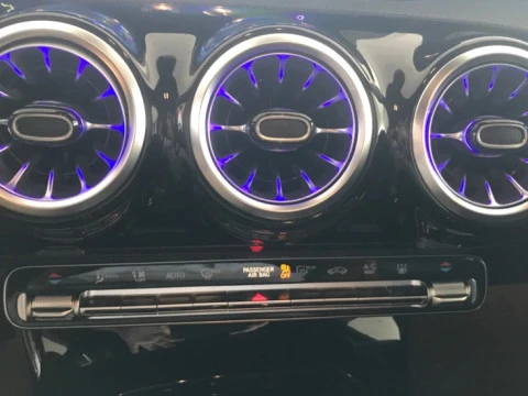Mercedes-Benz Clase A  250 e Compacto con tecnología híbrida EQ
