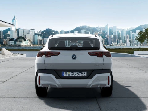 BMW iX2 xDrive30