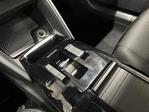 Citroën C4 X Hybrid 145 ë-DCS6 Business Edition