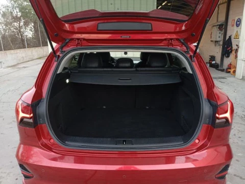 MG5 Std Range Luxury