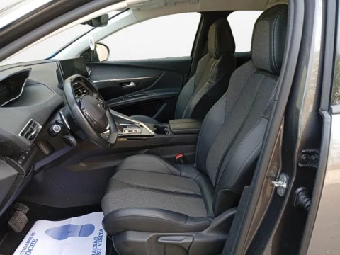 Peugeot 3008 Hybrid 225 e-EAT8 Allure
