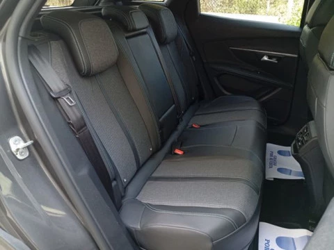 Peugeot 3008 Hybrid 225 e-EAT8 Allure