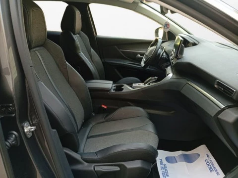 Peugeot 3008 Hybrid 225 e-EAT8 Allure
